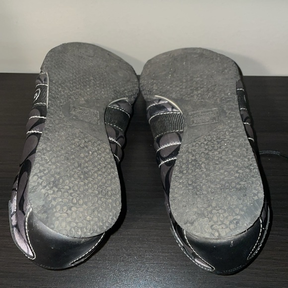 Coach Shoes (Size 5) - Picture 7 of 11